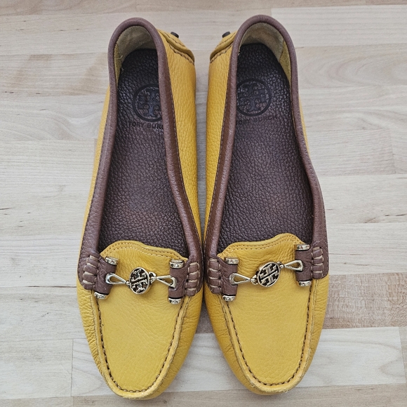 Tory Burch Shoes - Tory Burch Women’s Daria Yellow Pebble Leather Driver Moc Loafers Size 9M